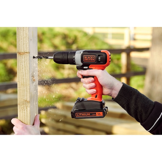 18V Li-ion boremaskine med 1.5Ah batteri og 400mA lader