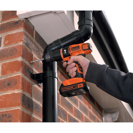 18V Slagboremakine (uden batteri og lader)
