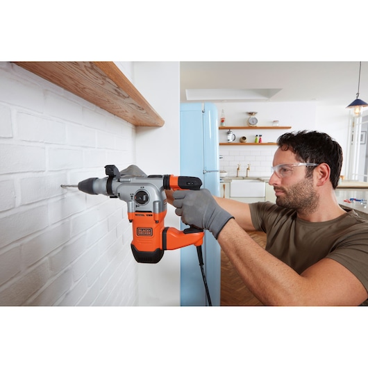 1250W Corded SDS-PLUS Hammer Drill and Kit Box