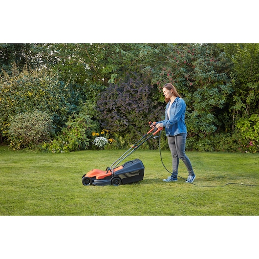 1200W Plæneklipper 32cm med ergonomisk greb