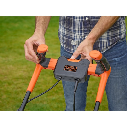 1200W Plæneklipper 32cm med ergonomisk greb