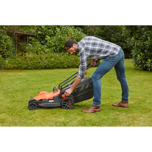 1400W Plæneklipper 34cm med ergonomisk greb