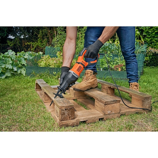 750W Corded Reciprocating Saw with Branch Holder and 2x Blades in Kit Box