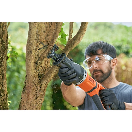 750W Corded Reciprocating Saw with Branch Holder and 2x Blades