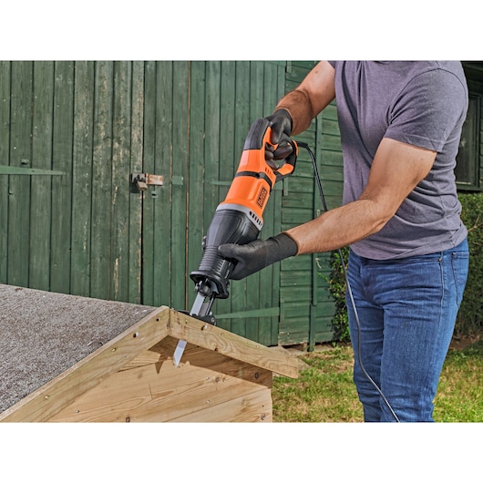 750W Corded Reciprocating Saw with Branch Holder and 2x Blades