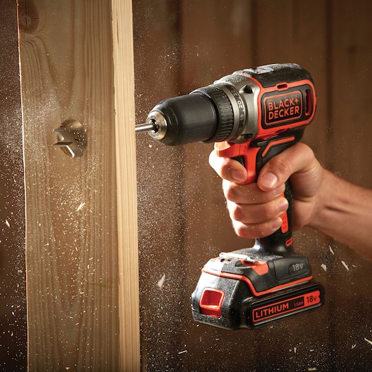 18V Kulløs Lithium-Ion Boremaskine + ekstra batteri og kuffert