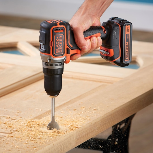 18V Kulløs Lithium-Ion Boremaskine + ekstra batteri og kuffert