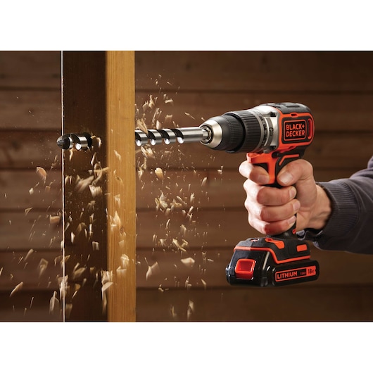 18V Li-Ion kulløs 2 gear Slagboremaskine + 2 batterier + 400mA oplader + kuffert