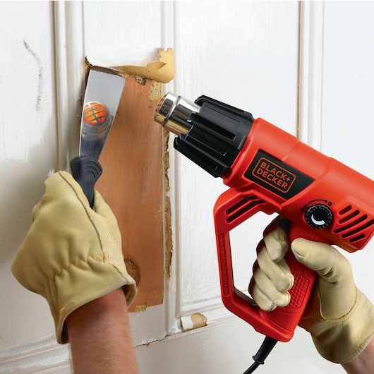 2000W Heat Gun with 5 accessories stripping paint from wood door